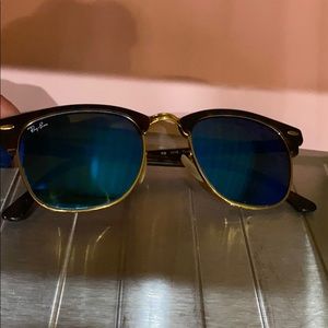 Blue mirror club master sunglasses
